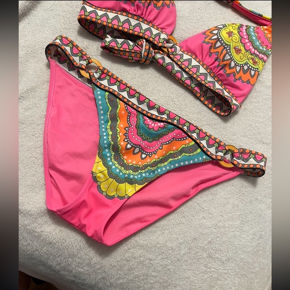 Colorful Patterned Bikini Set - Picture 3 of 4